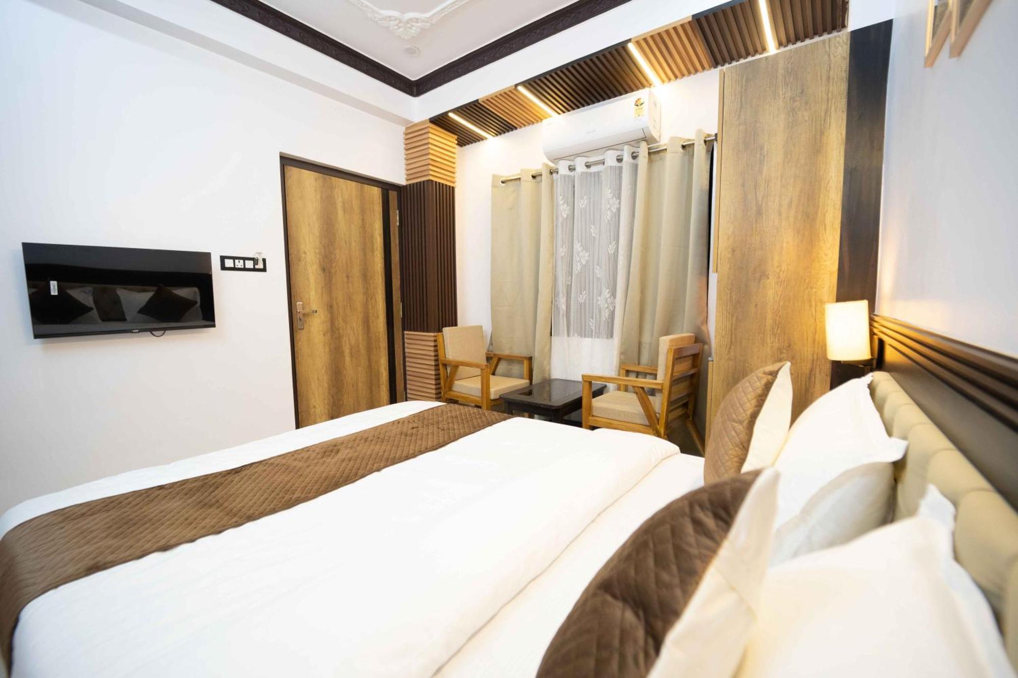 Ivy Nirvana Hotel Kiul Ngoại thất bức ảnh